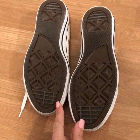 Ivory textured converse - Picture 3 of 4